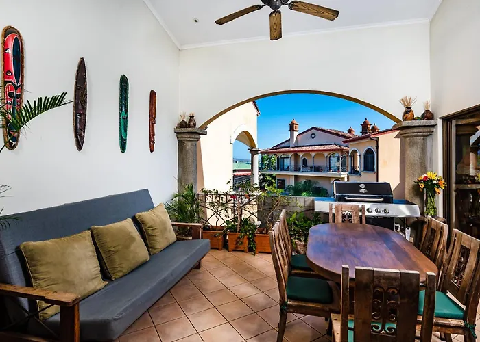 Family Setting, Big Pool Facing In Towns Tamarindo