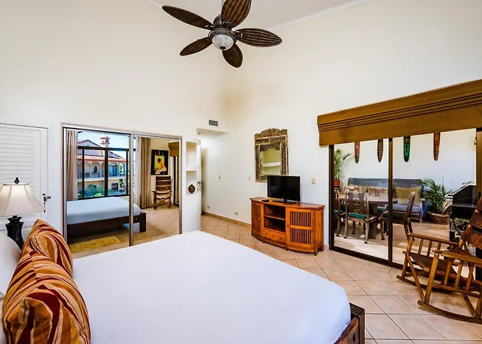 Apartahotel Family Setting, Big Pool Facing In Towns Tamarindo