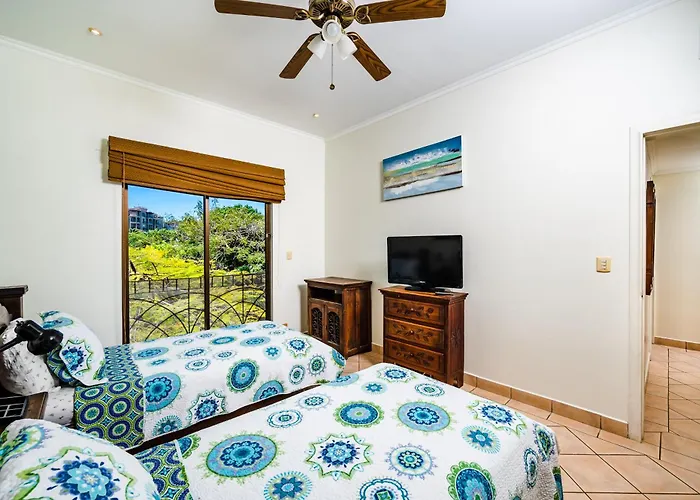 Apartahotel Family Setting, Big Pool Facing In Towns Tamarindo